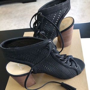 Jessica Simpson Tinnay Sandal - Black